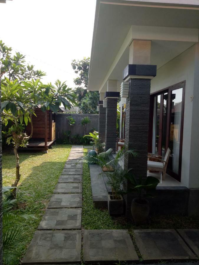 Guest House Reisya Nusa Dua  Exteriör bild
