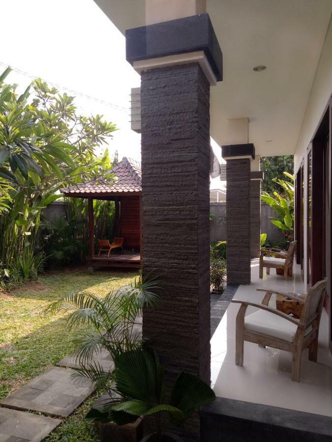 Guest House Reisya Nusa Dua  Exteriör bild