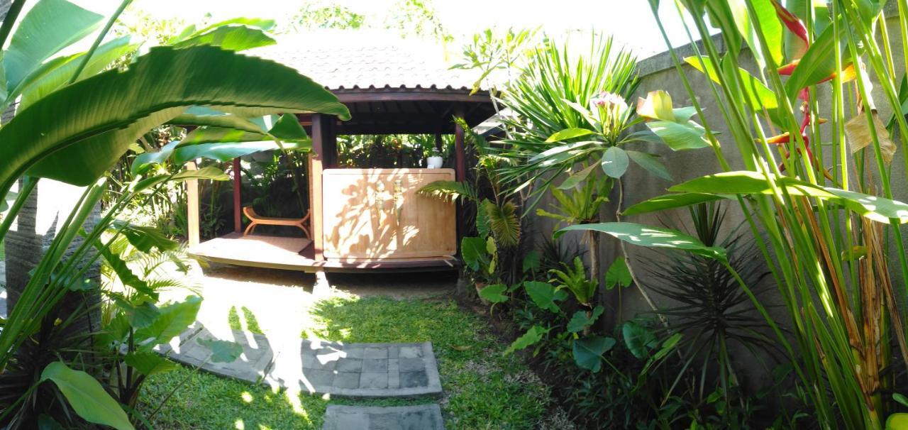 Guest House Reisya Nusa Dua  Exteriör bild